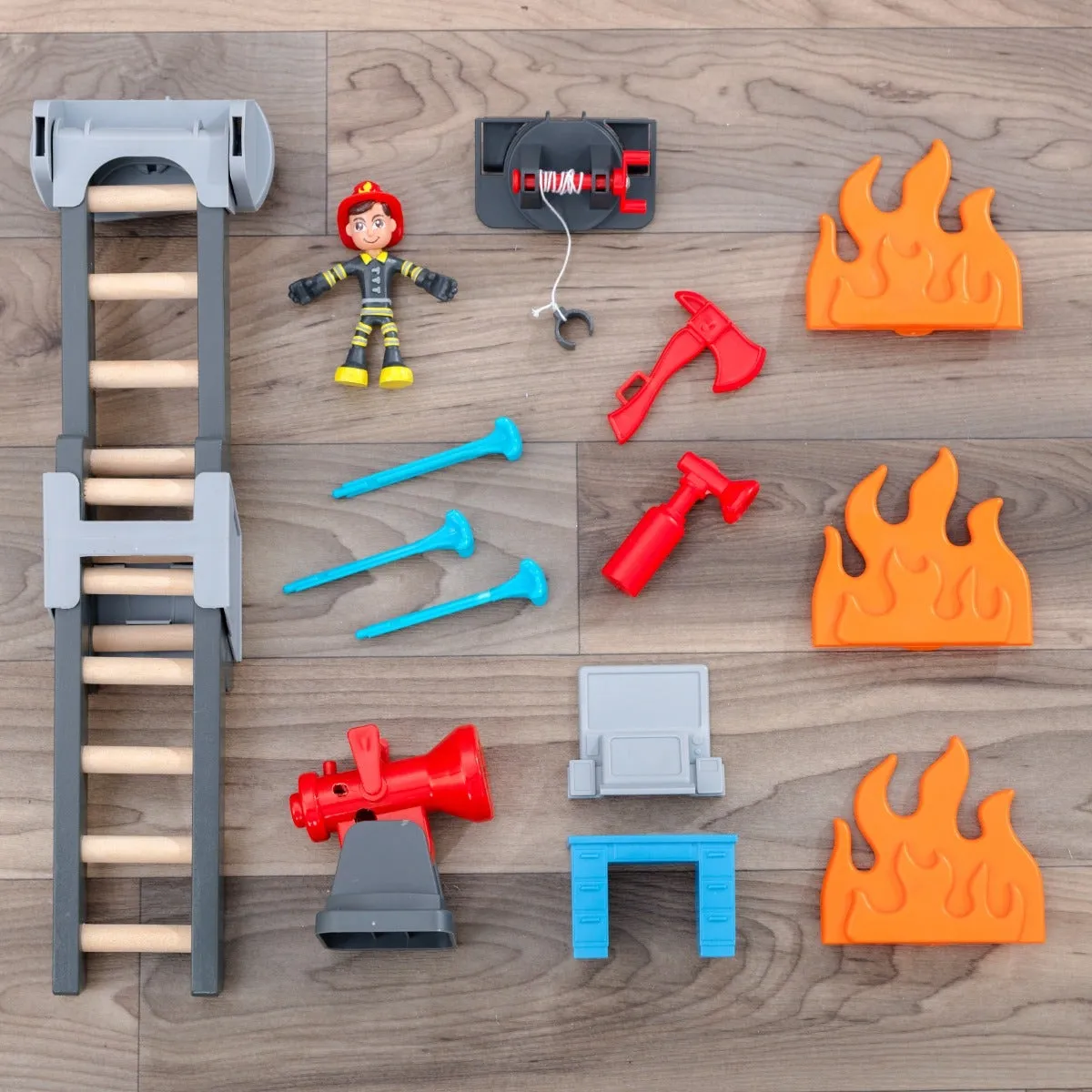 Adventure Bound™: 2-in-1 Transforming Fire Truck Play Set