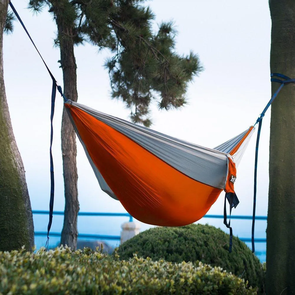 PORTABLE CAMPING HAMMOCK - RELAX & REST NO MATTER WHERE YOU ARE
